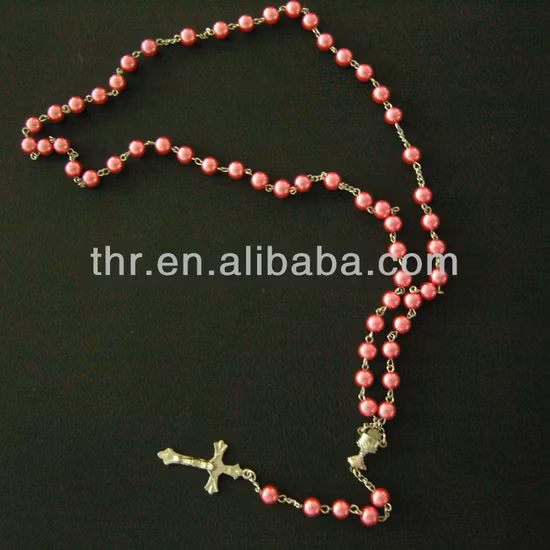 Halskette mit religiösem Kreuz aus Glasimitationsperlen